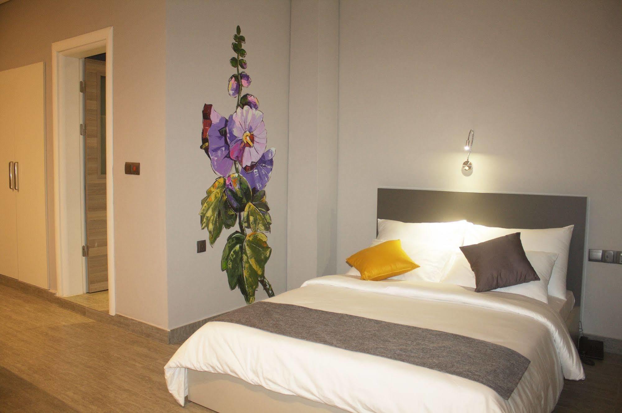 Urbano Hotel By Roots Wiaboman Buitenkant foto