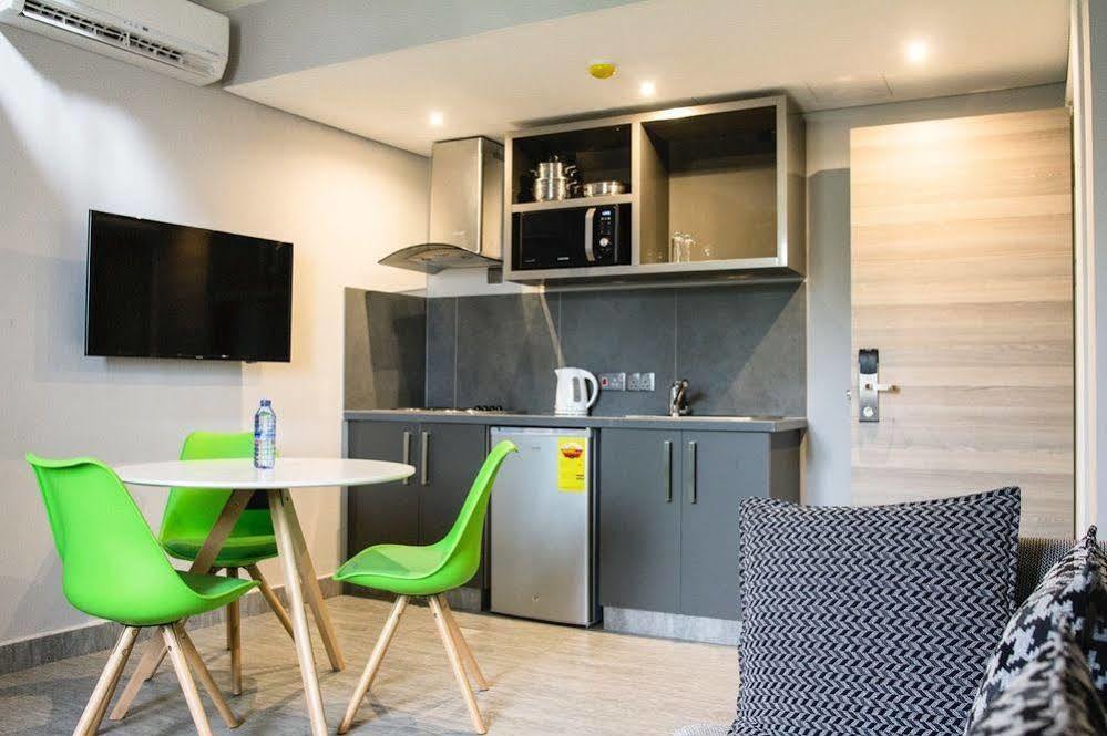 Urbano Hotel By Roots Wiaboman Buitenkant foto